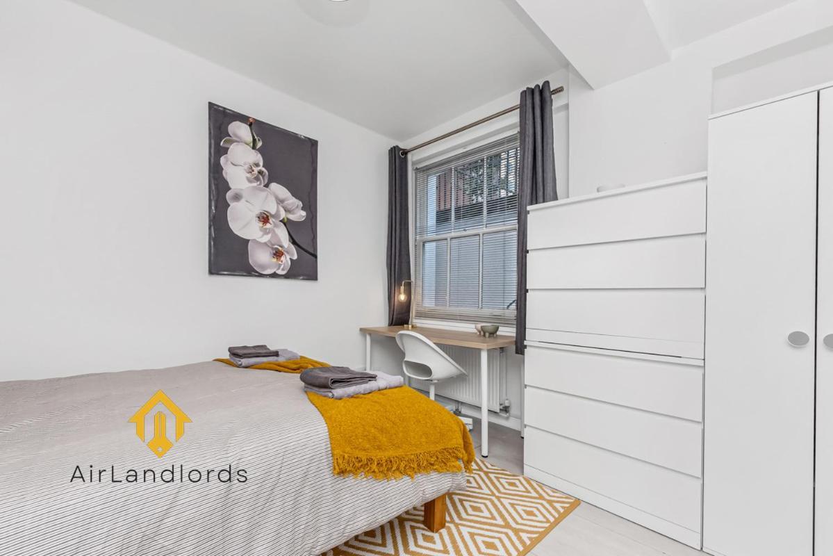 Fantastic 4 Bedroom In Russell Square * Londra
